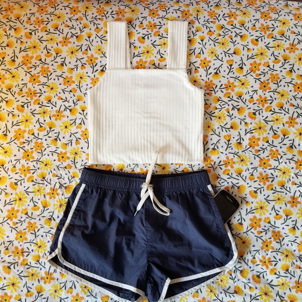 American Eagle Dolphin Hem Shorts